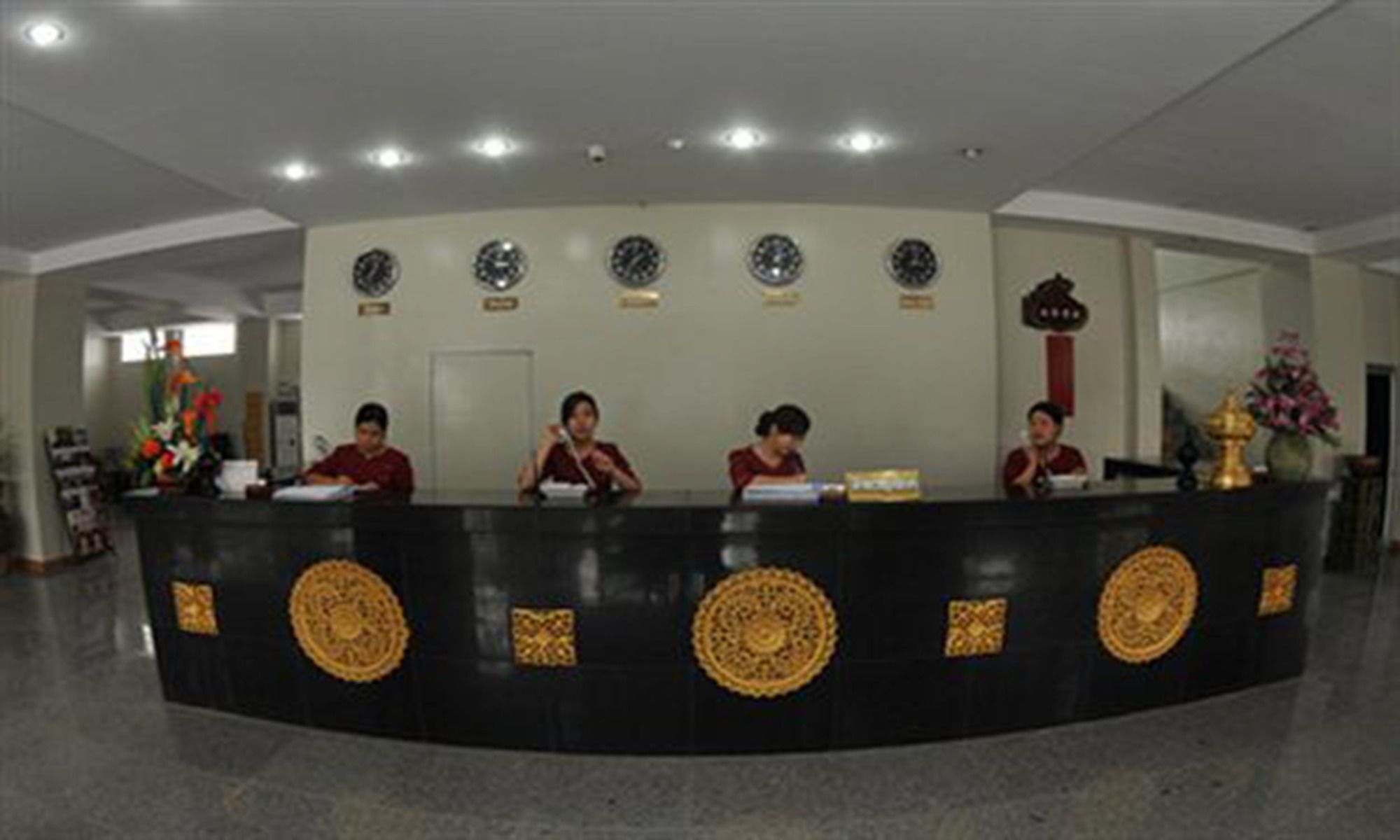 Shwe Phyu Hotel Mandalay Exterior photo