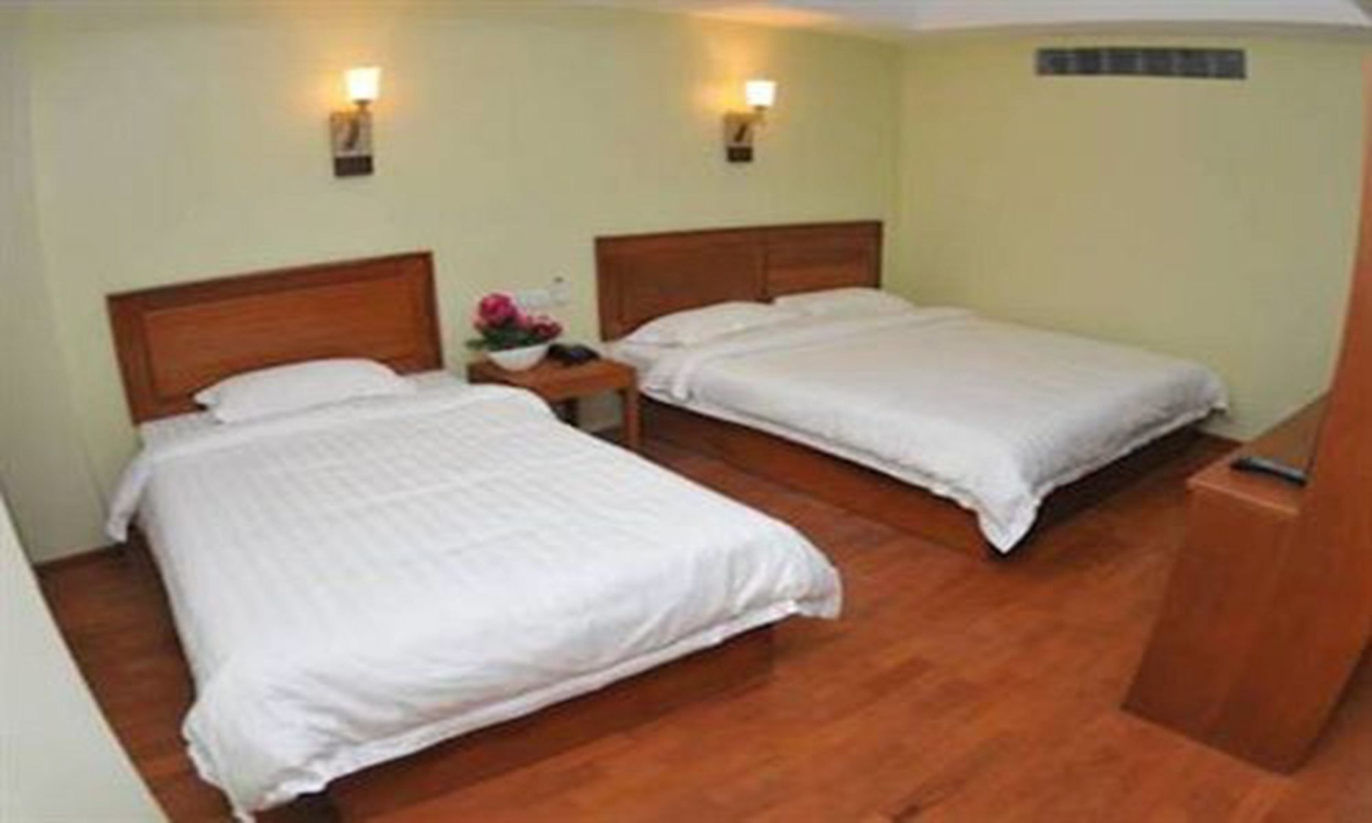 Shwe Phyu Hotel Mandalay Exterior photo